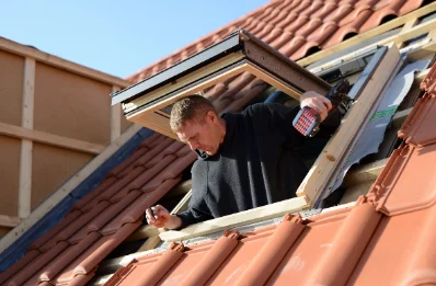 Pose de fenêtres de toit Velux dans la Loire